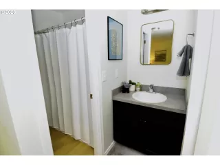 Photo #4: 271625400 Listing