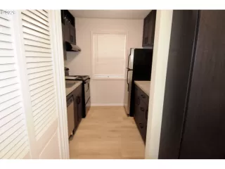 Photo #5: 271625400 Listing