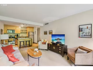 Photo #1: 271821801 Listing