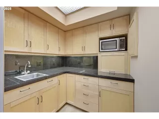 Photo #2: 271828311 Listing 