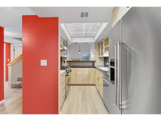 Photo #3: 271828311 Listing 