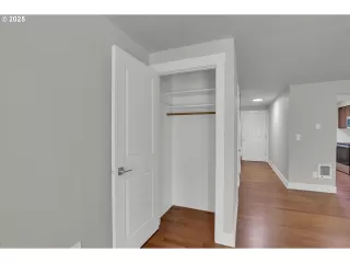 Photo #1: 271829377 Listing