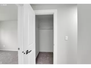 Photo #3: 271829377 Listing