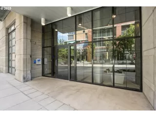 More Details about MLS # 272146266 : 1030 NW 12TH AVE 201