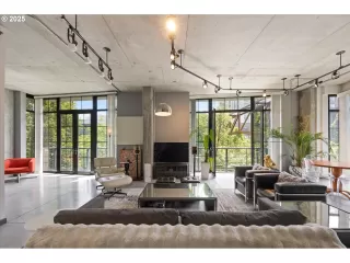 Photo #2: 272146266 Listing