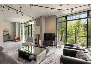 Photo #4: 272146266 Listing