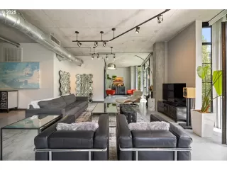 Photo #5: 272146266 Listing