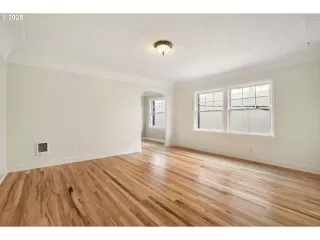 Photo #5: 272432063 Listing 