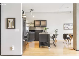 Photo #1: 273439684 Listing