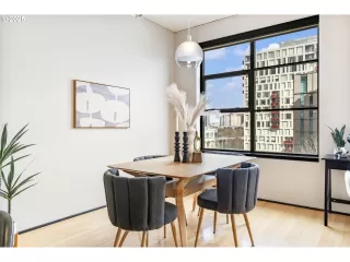 Photo #2: 273439684 Listing