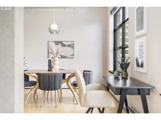 Photo #4: 273439684 Listing