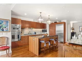 Photo #2: 273703694 Listing