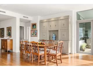 Photo #4: 273703694 Listing
