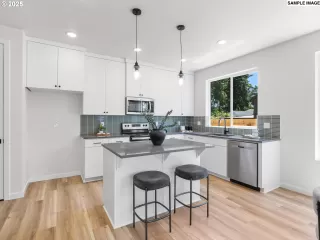 Photo #6: 274569971 Listing