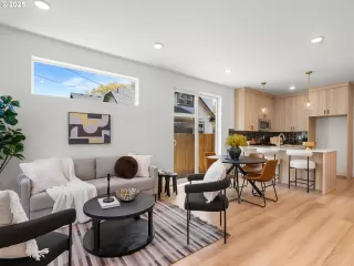 Photo #3: 274871118 Listing