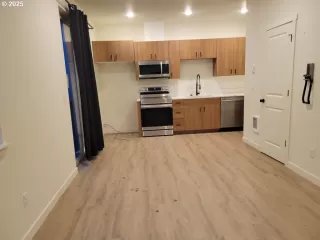 Photo #1: 275691789 Listing 