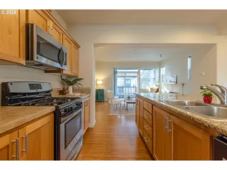 Photo #5: 275868228 Listing 