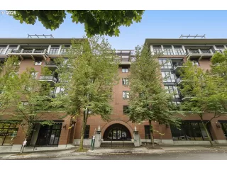 Photo #3: 275878504 Listing