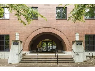 Photo #4: 275878504 Listing