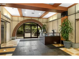 Photo #5: 275878504 Listing