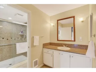 Photo #4: 275892881 Listing 