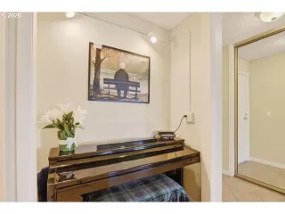 Photo #6: 275892881 Listing 