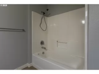 Photo #1: 275942020 Listing