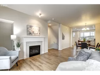 Photo #5: 276312292 Listing