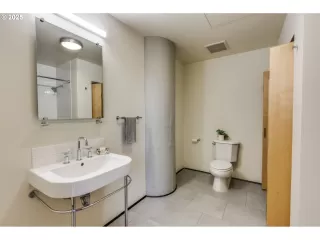 Photo #2: 276384268 Listing