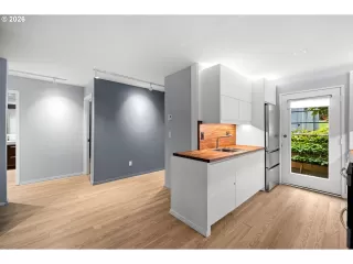 Photo #2: 276443597 Listing 