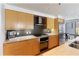 Photo #5: 278117271 Listing