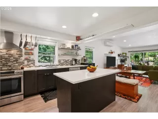 Photo #4: 278351106 Listing 