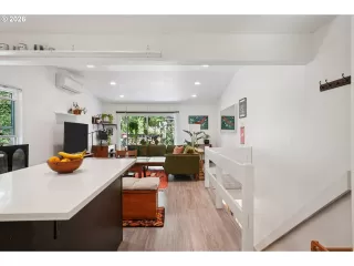 Photo #5: 278351106 Listing 