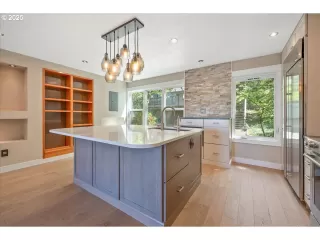 Photo #3: 279105509 Listing