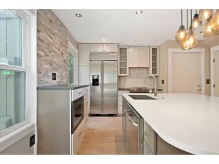 Photo #6: 279105509 Listing