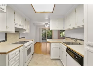 Photo #2: 279128790 Listing