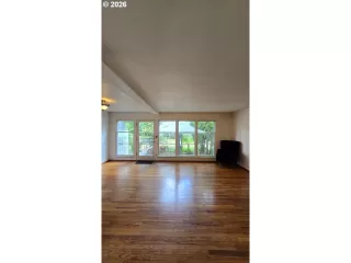 Photo #3: 279427068 Listing