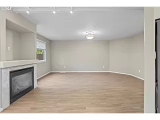 Photo #3: 279476968 Listing 
