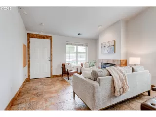Photo #2: 280052854 Listing