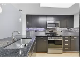 Photo #5: 280184721 Listing 