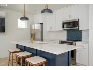 Photo #4: 281089931 Listing 