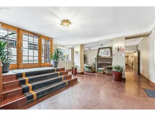 Photo #1: 281144255 Listing