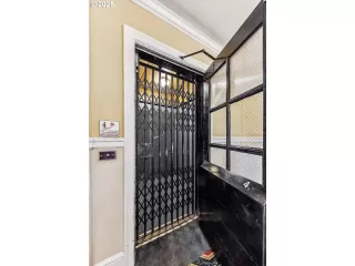 Photo #3: 281144255 Listing