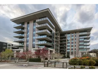More Details about MLS # 281333744 : 1830 NW RIVERSCAPE ST 405