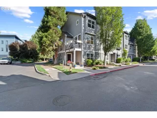 Photo #4: 281383797 Listing