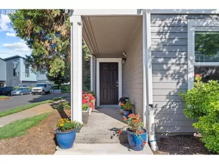 Photo #5: 281383797 Listing
