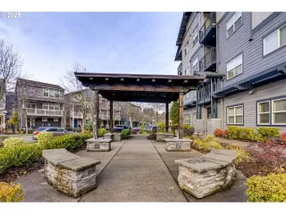 Photo #3: 281470135 Listing