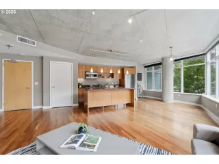Photo #1: 281995734 Listing