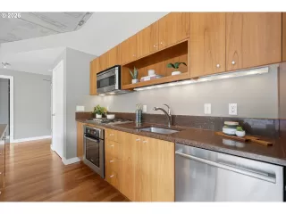 Photo #4: 281995734 Listing