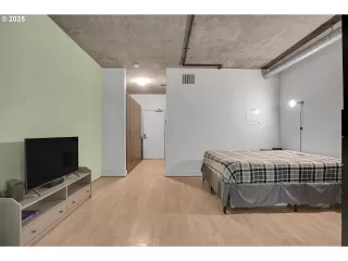 Photo #2: 282059919 Listing